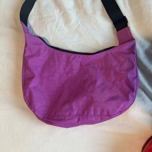 Baggu Pink Medium Crescent Bag - Picture 3 of 4